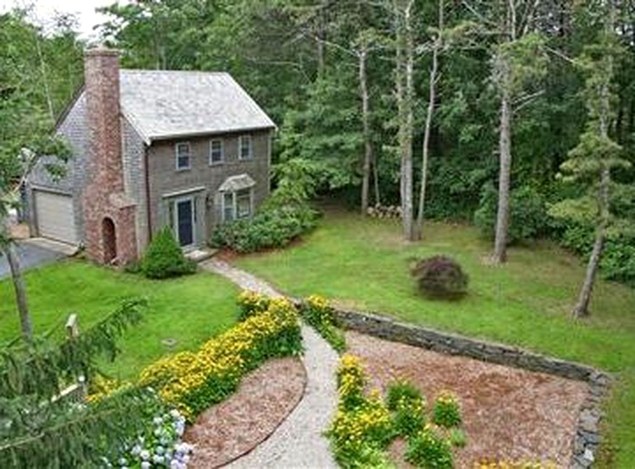 Exquisite Villa Rental for Groups with a Heated Pool in Orleans, Massachusetts