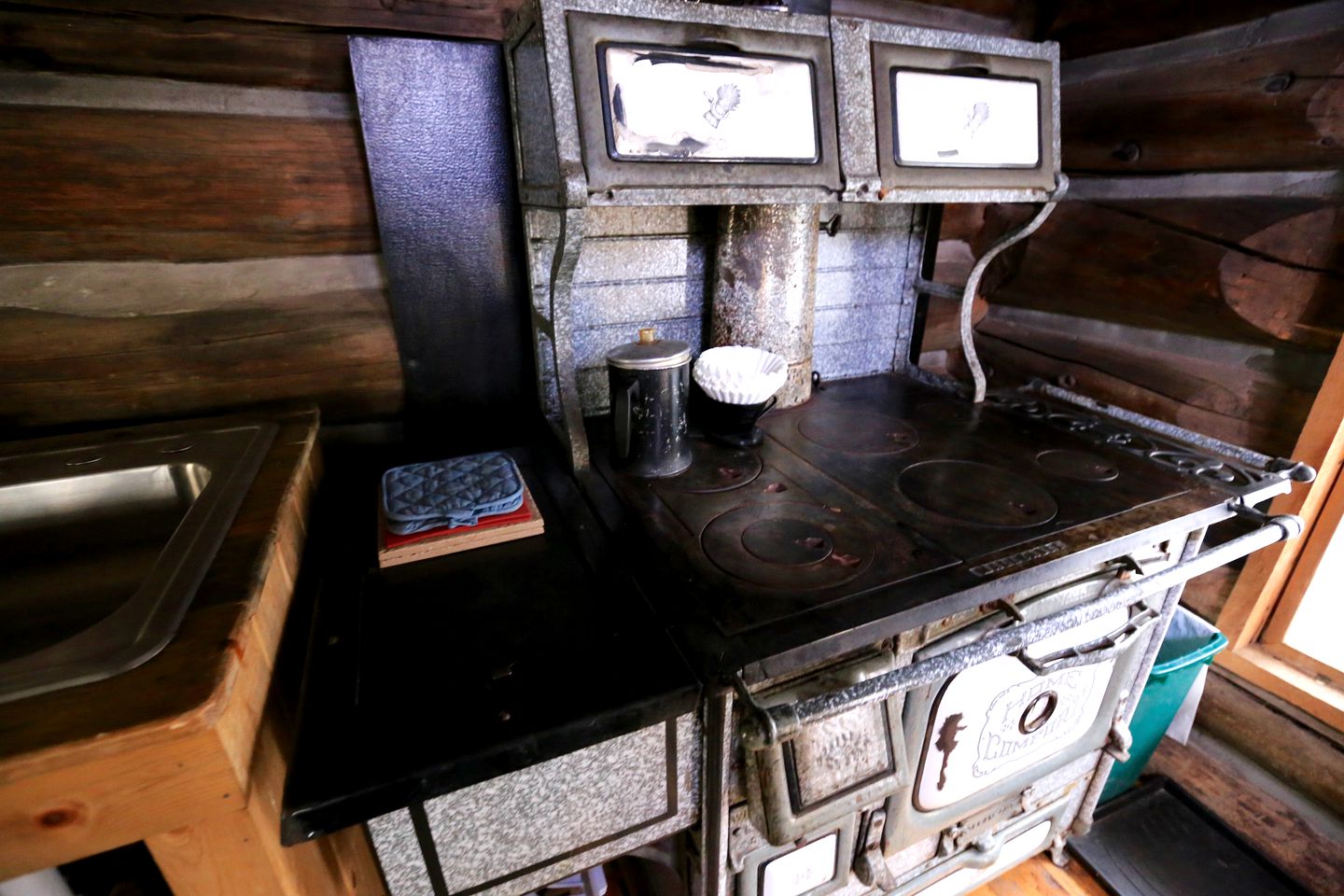 Private Mountain Cabin for Unique Camping Experience in Clark, Colorado