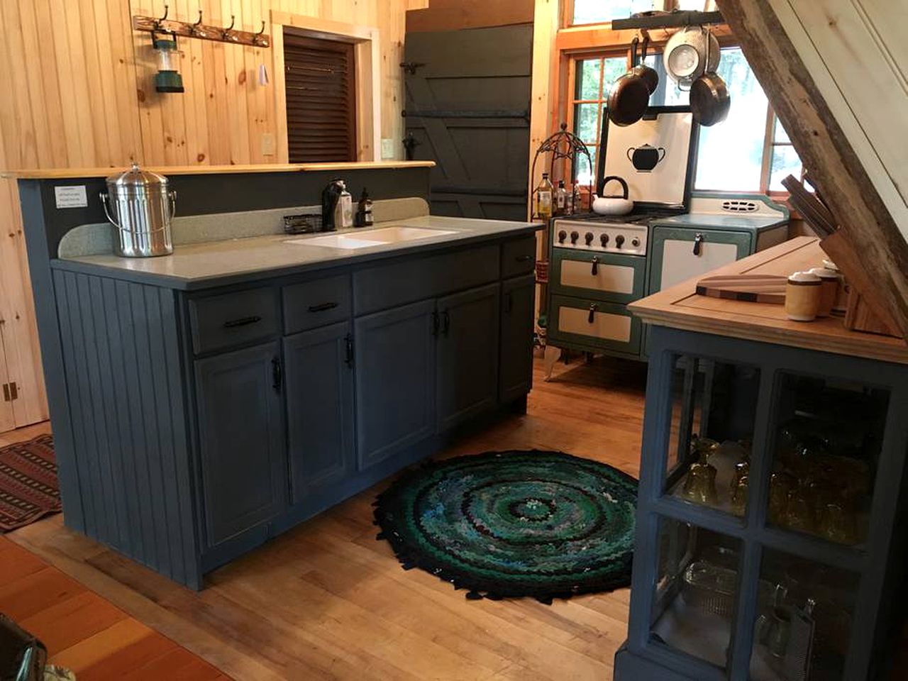 Riverfront Cabin Rental with Lovely Screened Porch near Potsdam, New York