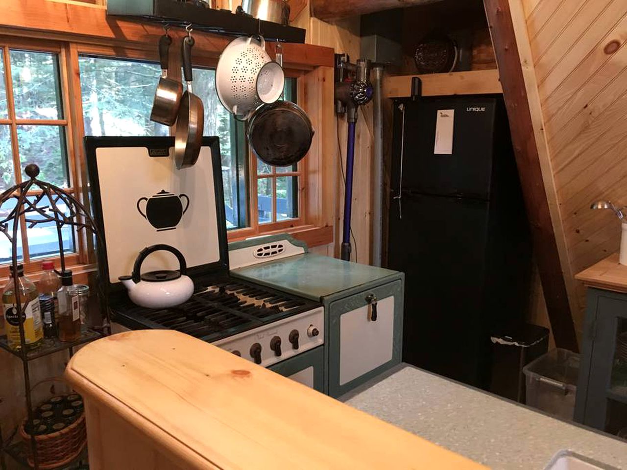 Riverfront Cabin Rental with Lovely Screened Porch near Potsdam, New York