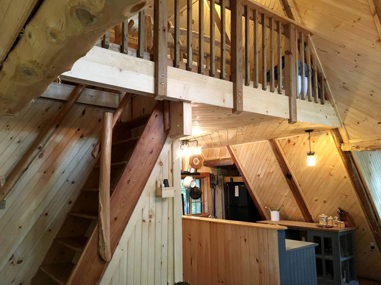 Riverfront Cabin Rental with Lovely Screened Porch near Potsdam, New York