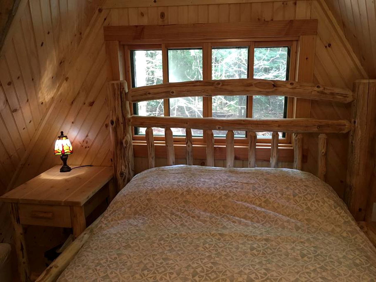 Riverfront Cabin Rental with Lovely Screened Porch near Potsdam, New York