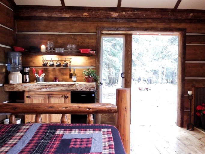 Cabins (Canada, Sundre, Alberta)