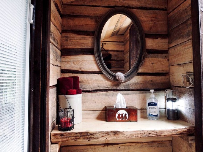 Cabins (Canada, Sundre, Alberta)