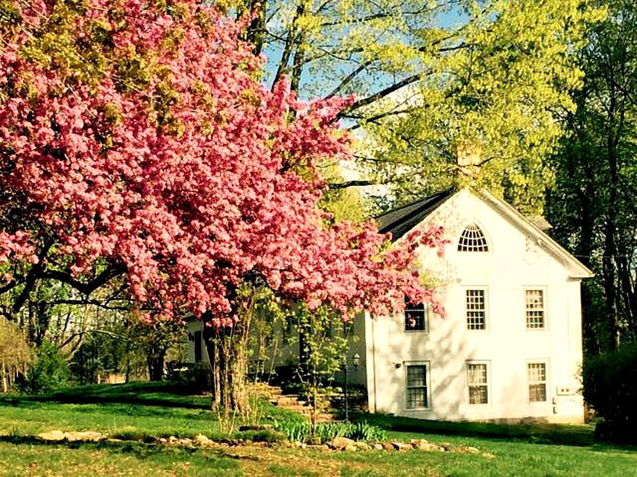 Weekend Getaway in a Charming Bed and Breakfast near Shenipsit State Forest, Connecticut