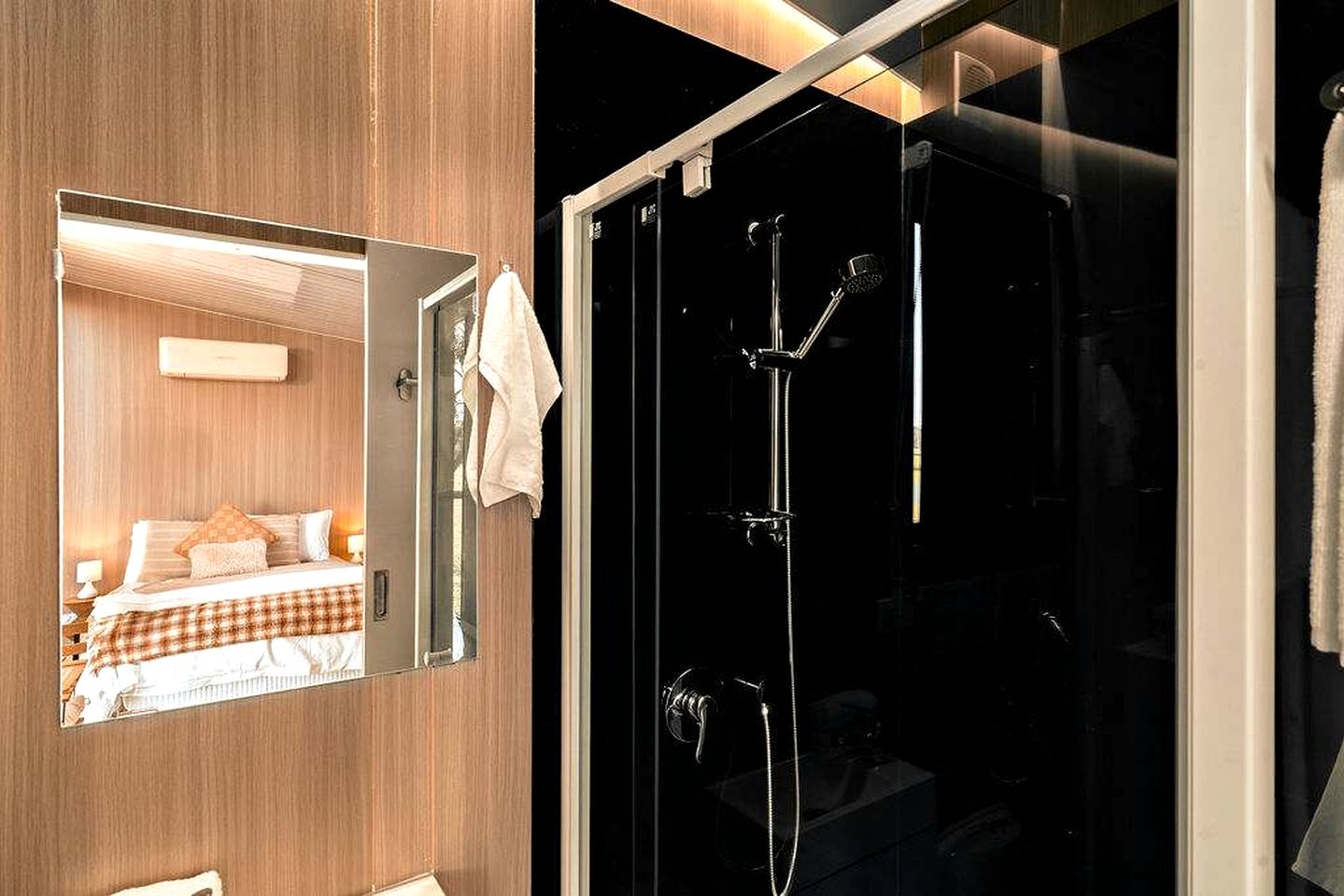 Private Tiny Home Stay Surrounded by Wellsford Forest near Bendigo, Victoria