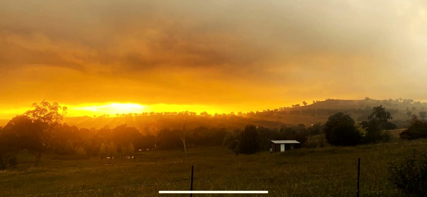 Private Tiny House with Views into the High Country and Lake Hume in New South Wales, Australia