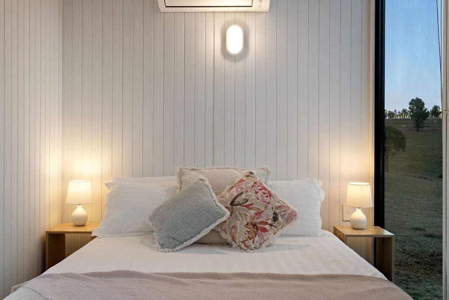 Private Tiny House with Views into the High Country and Lake Hume in New South Wales, Australia