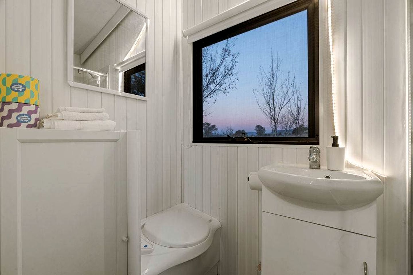 Private Tiny House with Views into the High Country and Lake Hume in New South Wales, Australia