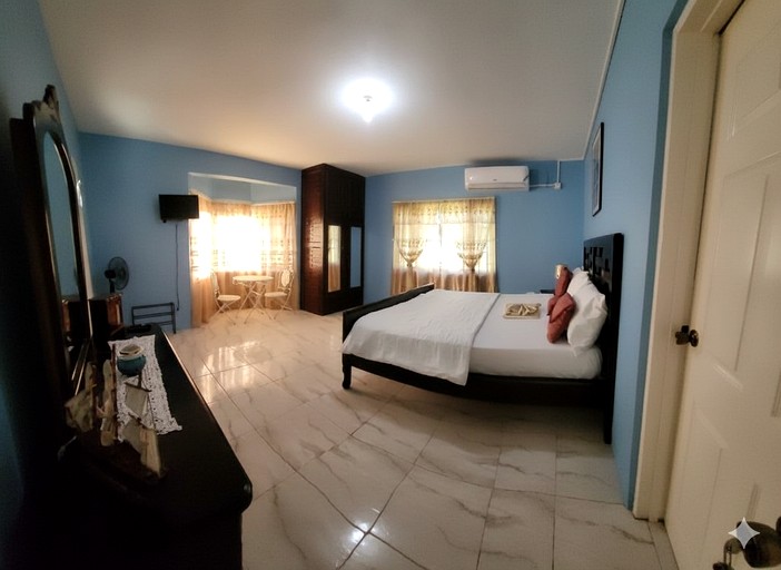 Vacation Rentals (Jamaica, --, --)