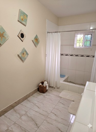 Vacation Rentals (Jamaica, --, --)