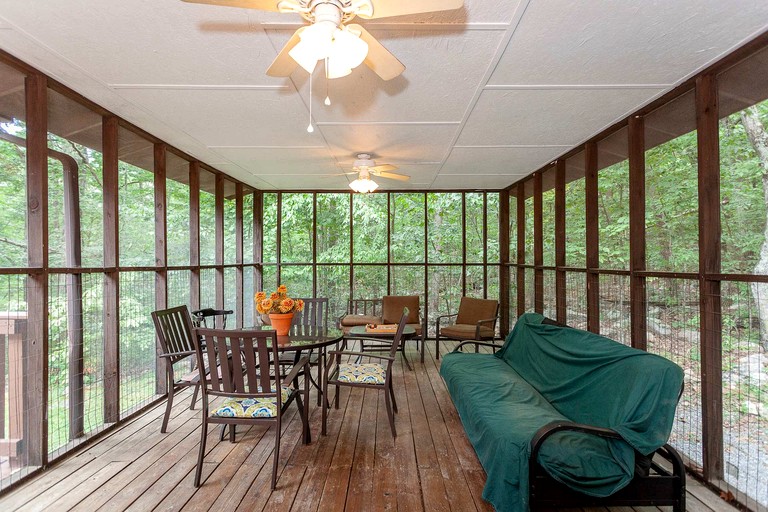 Cabins (United States of America, Luray, Virginia)