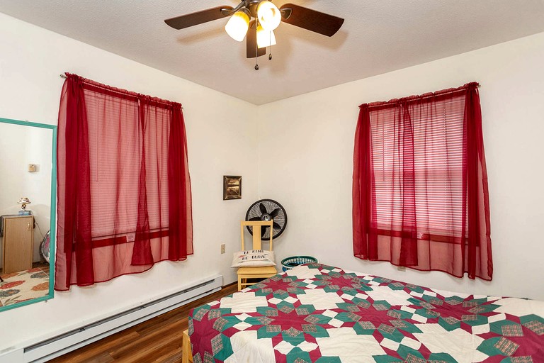 Cabins (United States of America, Luray, Virginia)