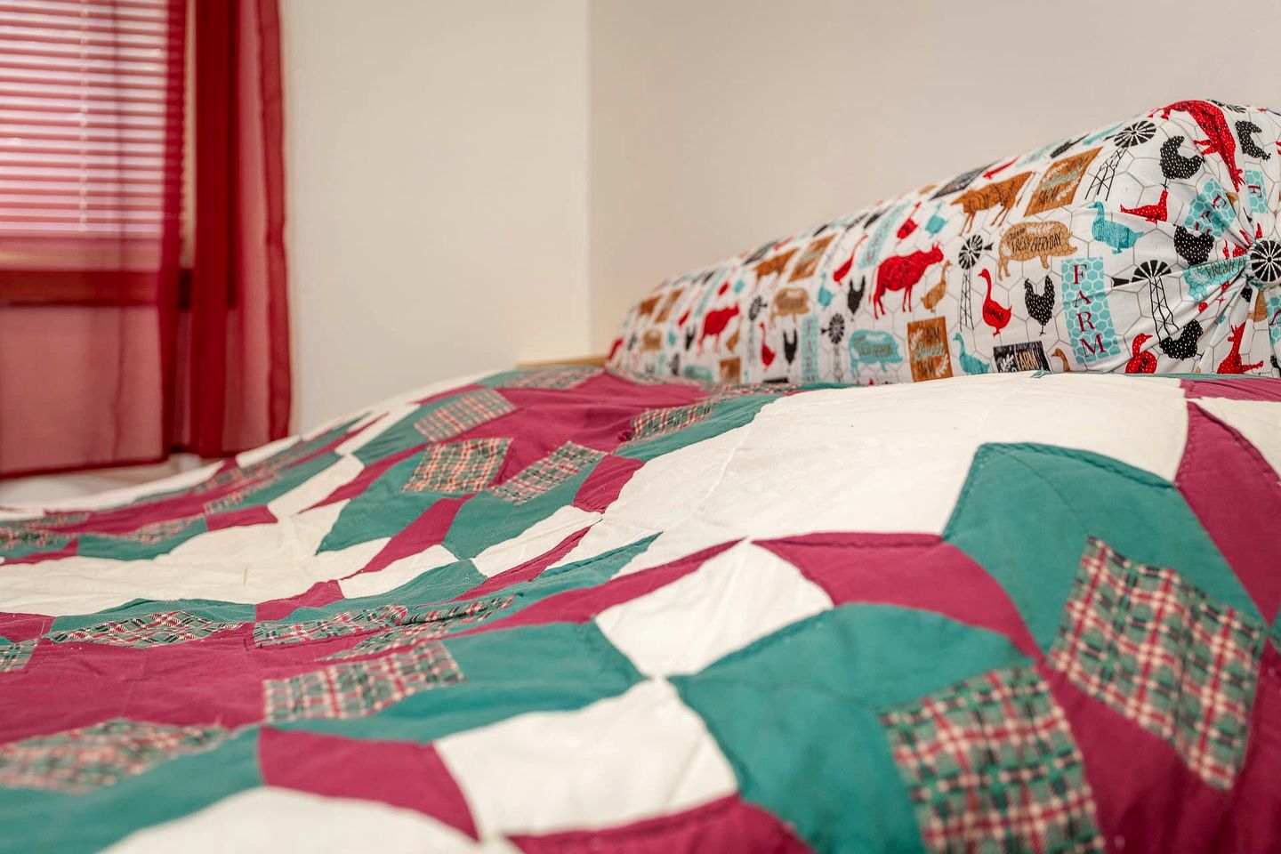 Secluded Mountain Cabin Hideaway near Luray Caverns in Virginia’s Majestic Massanutten Range