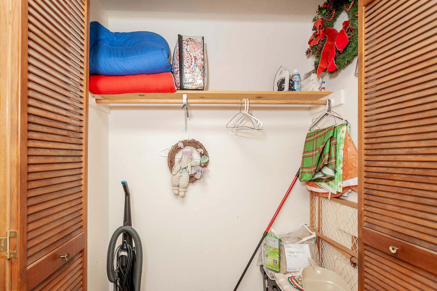 Secluded Mountain Cabin Hideaway near Luray Caverns in Virginia’s Majestic Massanutten Range