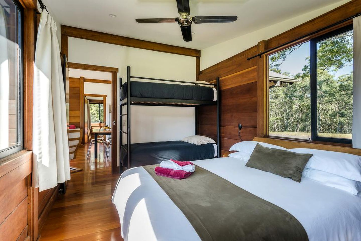 Secluded Cabin Rental with Beautiful Mountain Views near Coffs Harbour, New South Wales