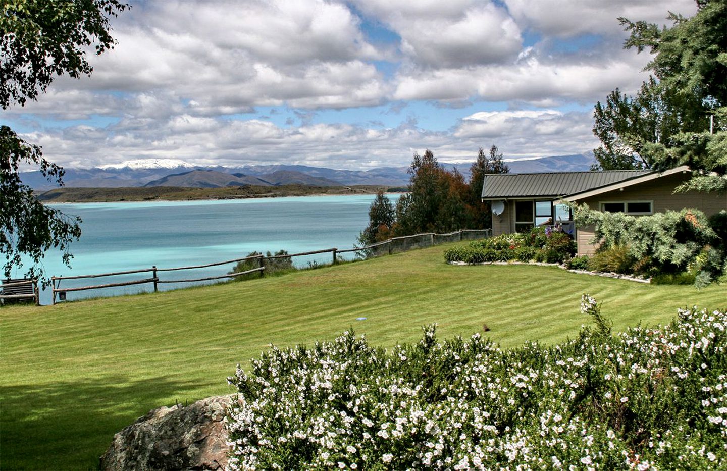 Stunning Vacation Rental with Lake Access near Pukaki, South Island