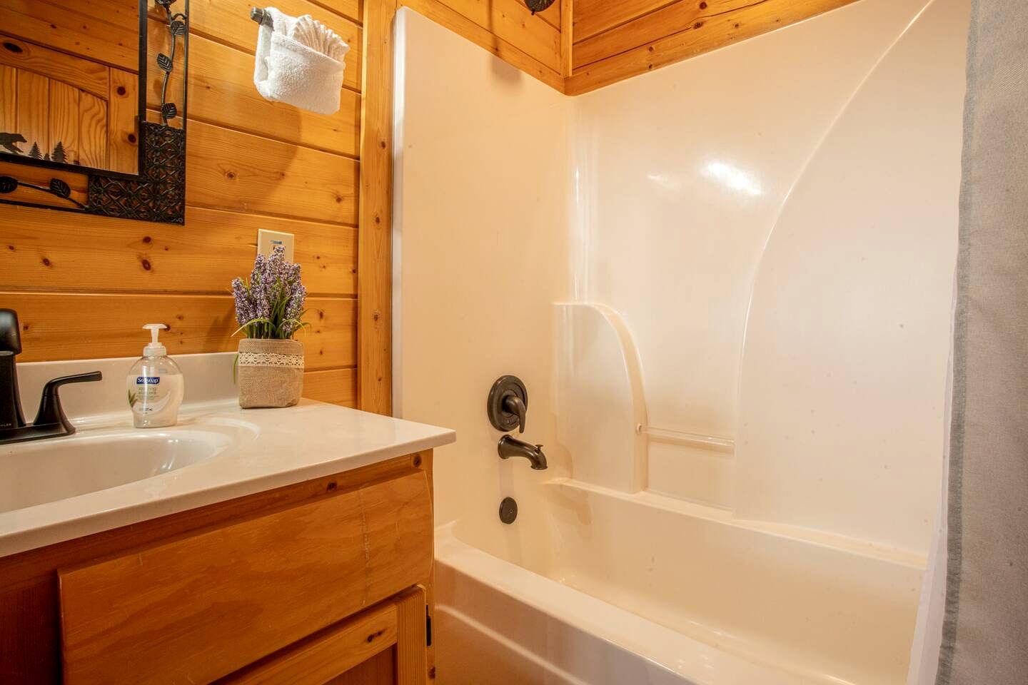 Pure Glamping Experience in this Cabin with Hot-tub in Sevierville, Tennessee