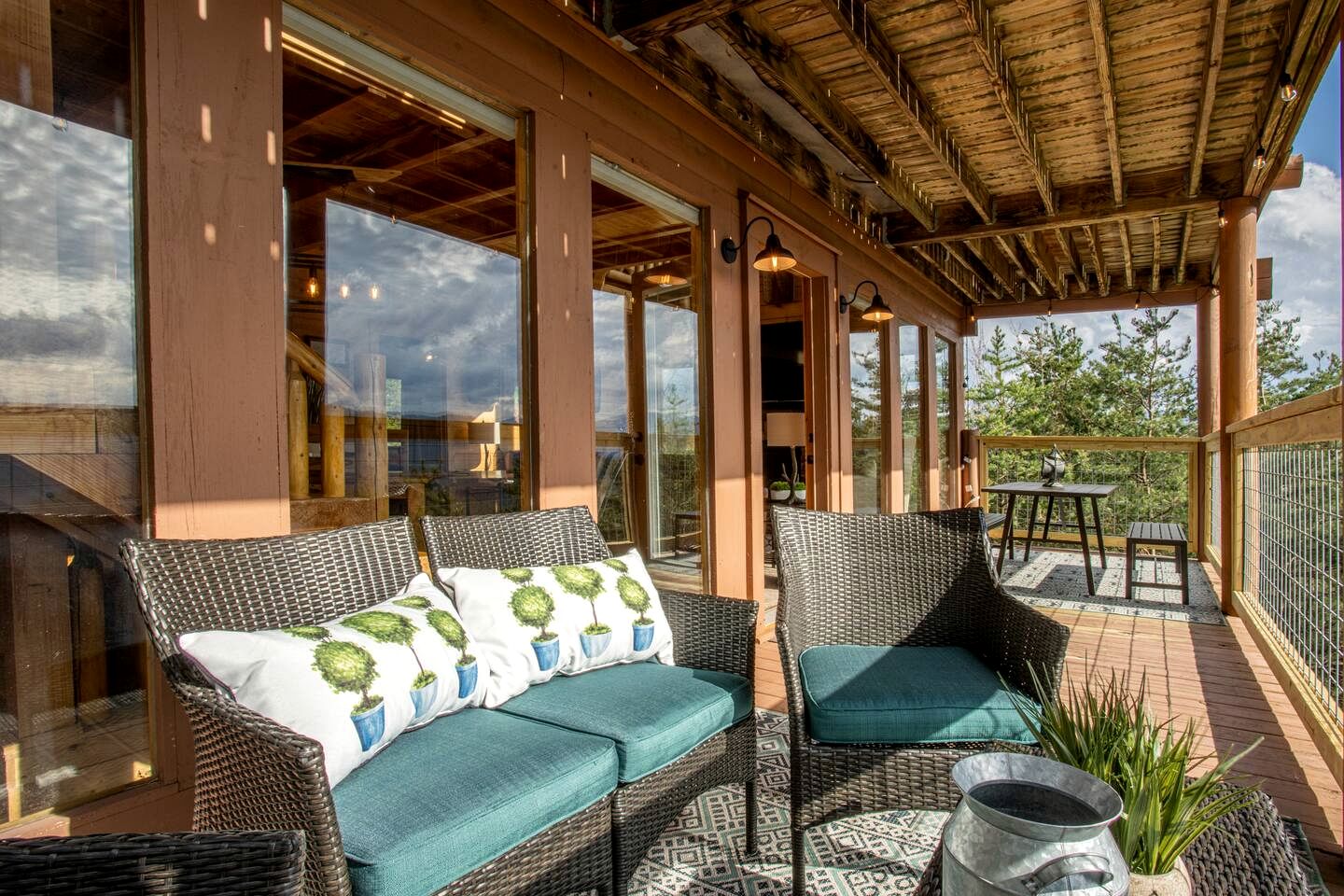 Pure Glamping Experience in this Cabin with Hot-tub in Sevierville, Tennessee