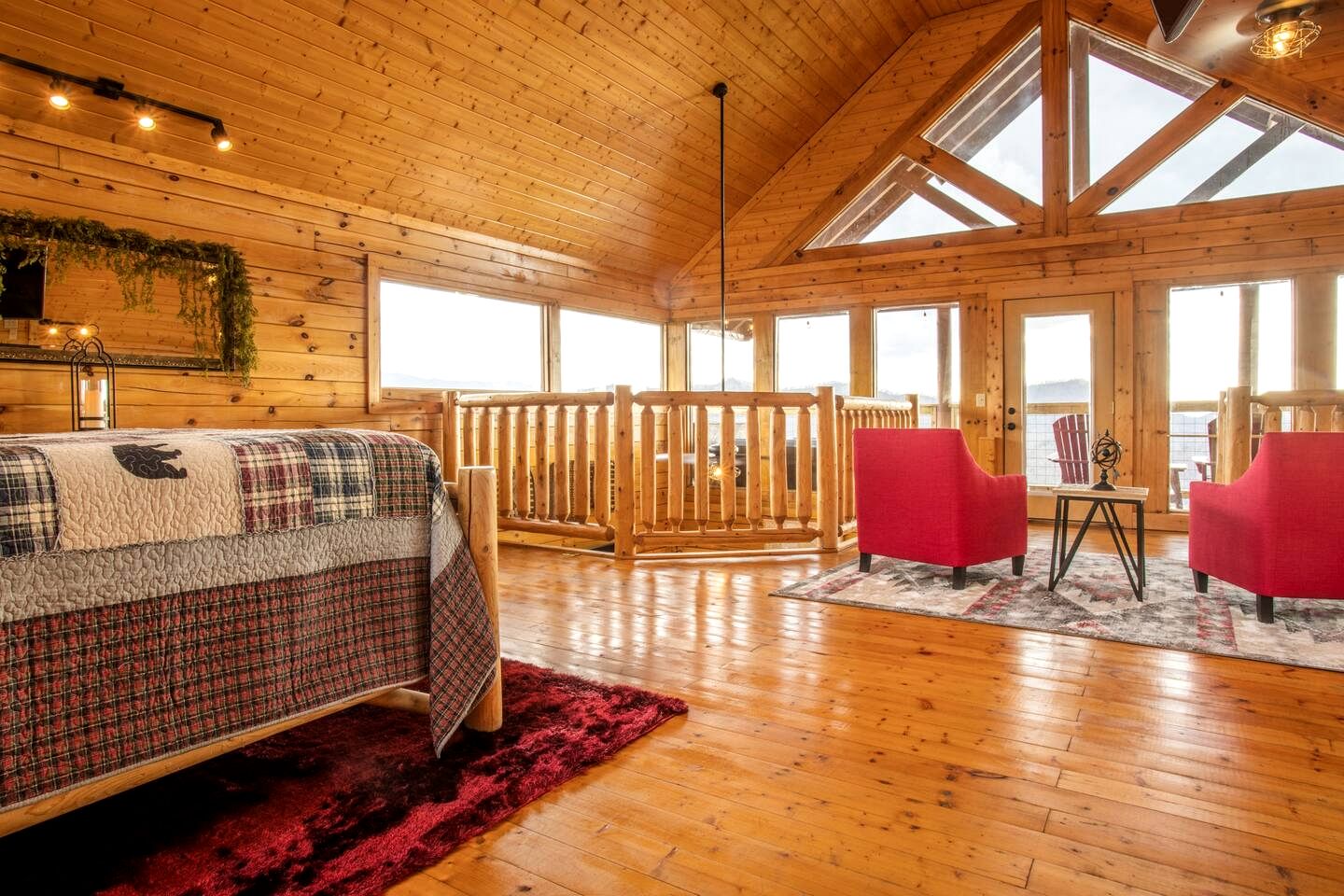 Pure Glamping Experience in this Cabin with Hot-tub in Sevierville, Tennessee