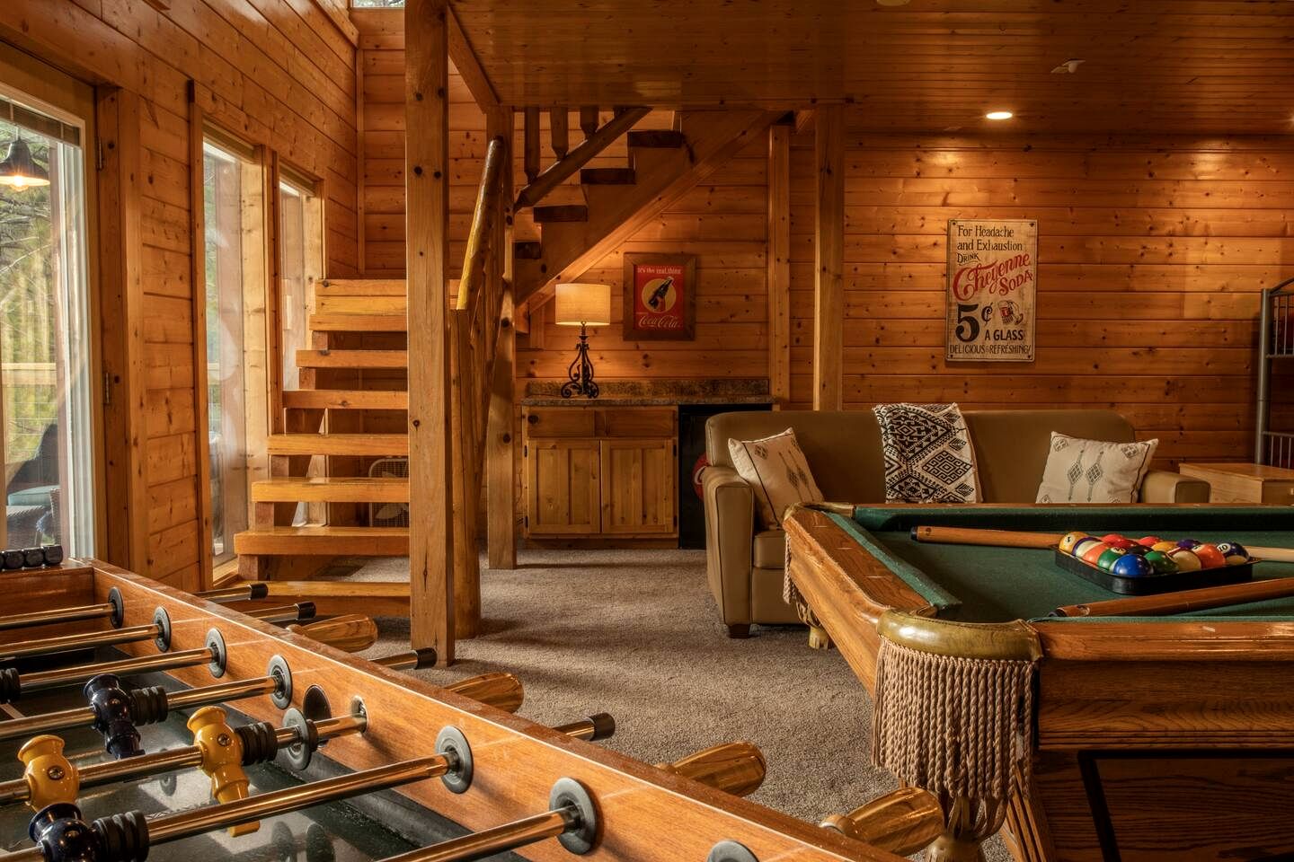 Pure Glamping Experience in this Cabin with Hot-tub in Sevierville, Tennessee