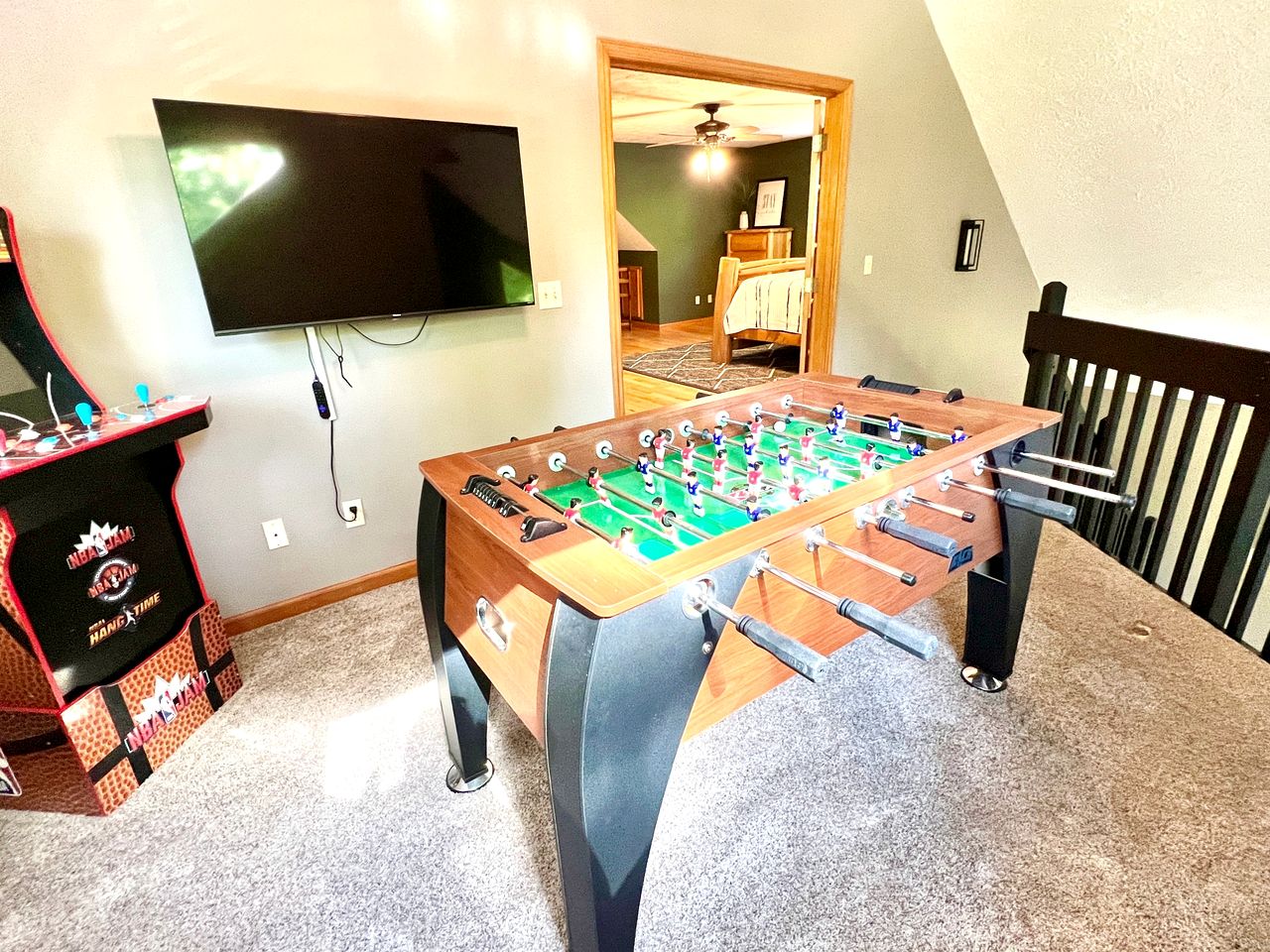 Spacious Group Cabin Beautiful Outdoor Spaces and Game Room in Tennessee