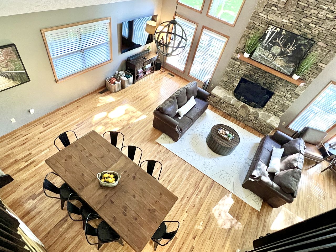 Spacious Group Cabin Beautiful Outdoor Spaces and Game Room in Tennessee