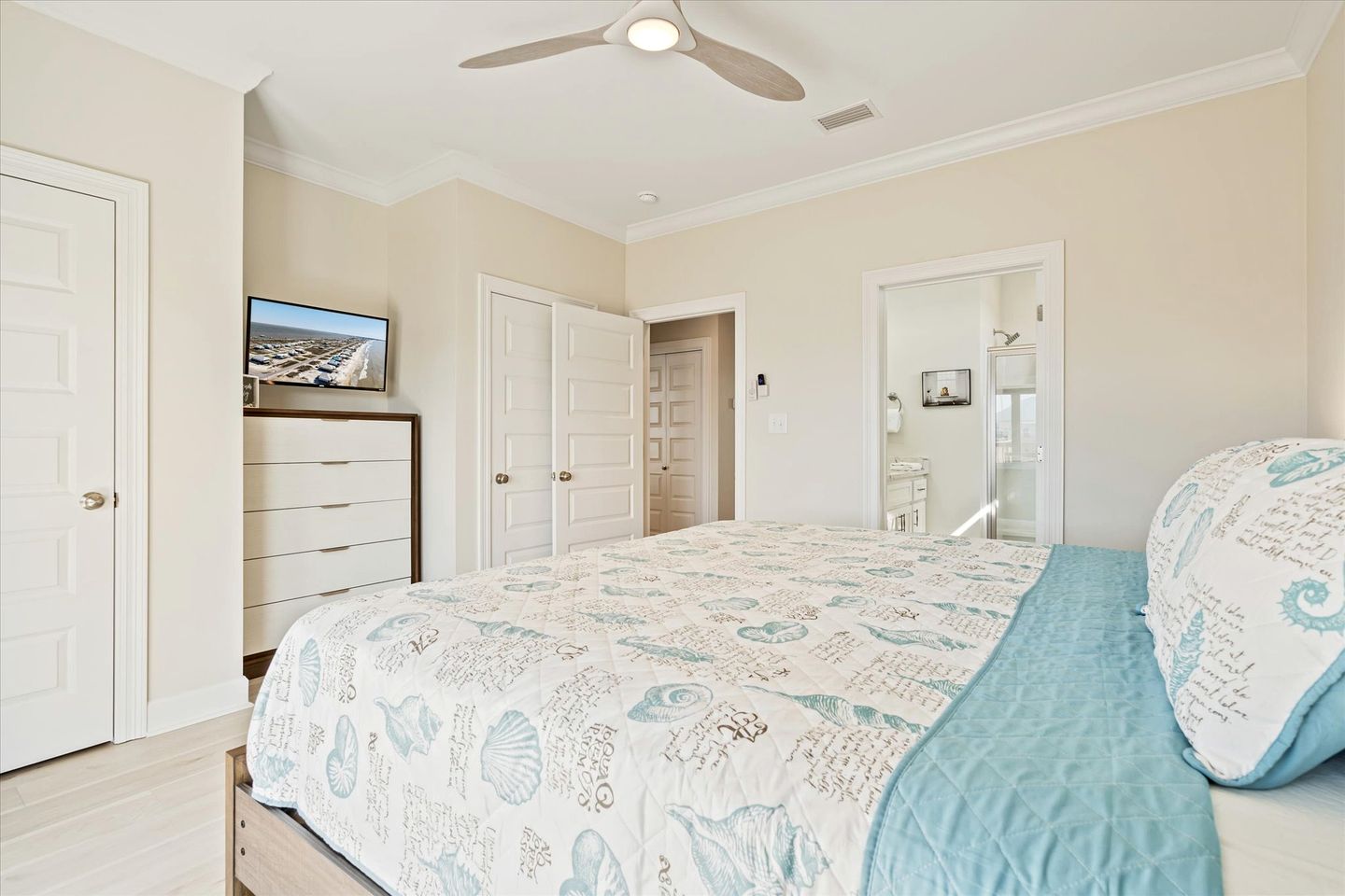 Fantastic Beach House with Stunning Sights in Dauphin Island, Alabama