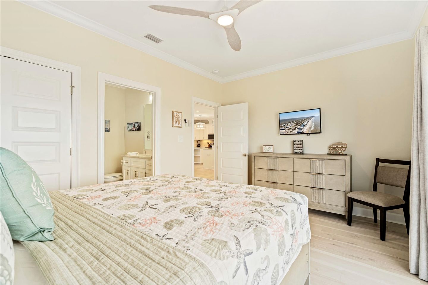 Fantastic Beach House with Stunning Sights in Dauphin Island, Alabama