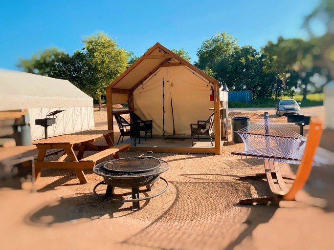 Vacation Rentals (United States of America, Kingsbury, Texas)