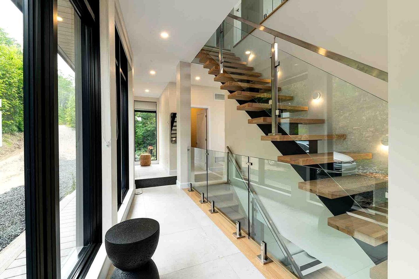 Luxury Villa with Stunning Views and Hot-tub in Baie Saint Paul, Quebec