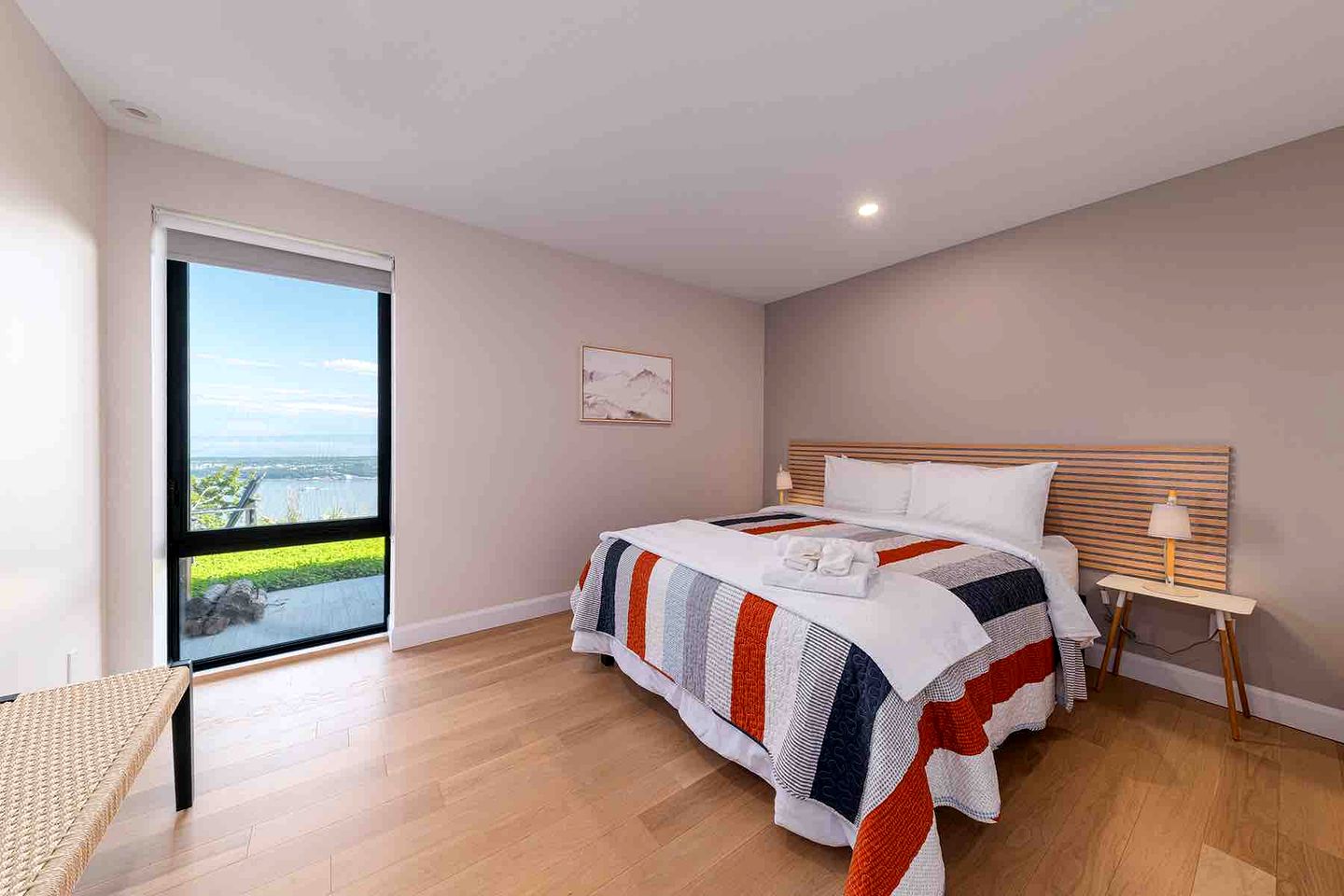 Luxury Villa with Stunning Views and Hot-tub in Baie Saint Paul, Quebec