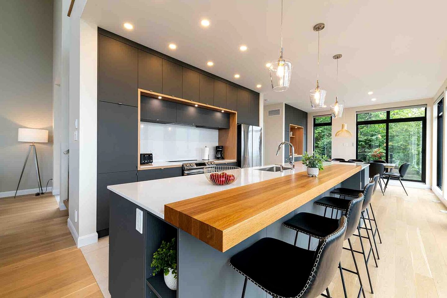 Luxury Villa with Stunning Views and Hot-tub in Baie Saint Paul, Quebec