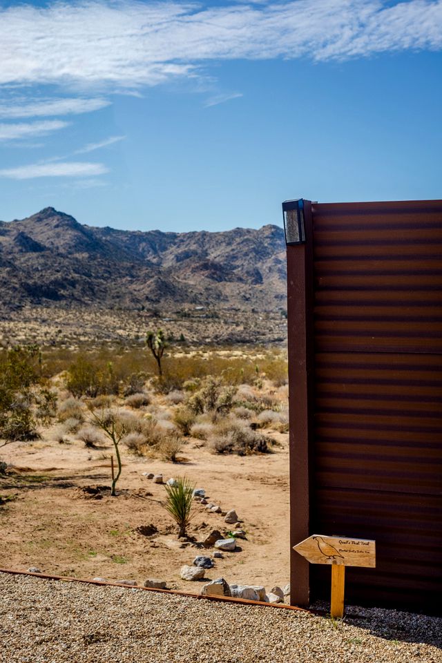 Wonderful Cottage with Hot-tub and Fire Pit in Joshua Tree, California