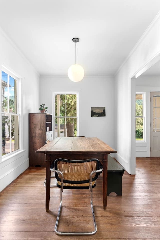 Peaceful Village Retreat Blending Rustic Charm with Modern Style in Bovina, New York