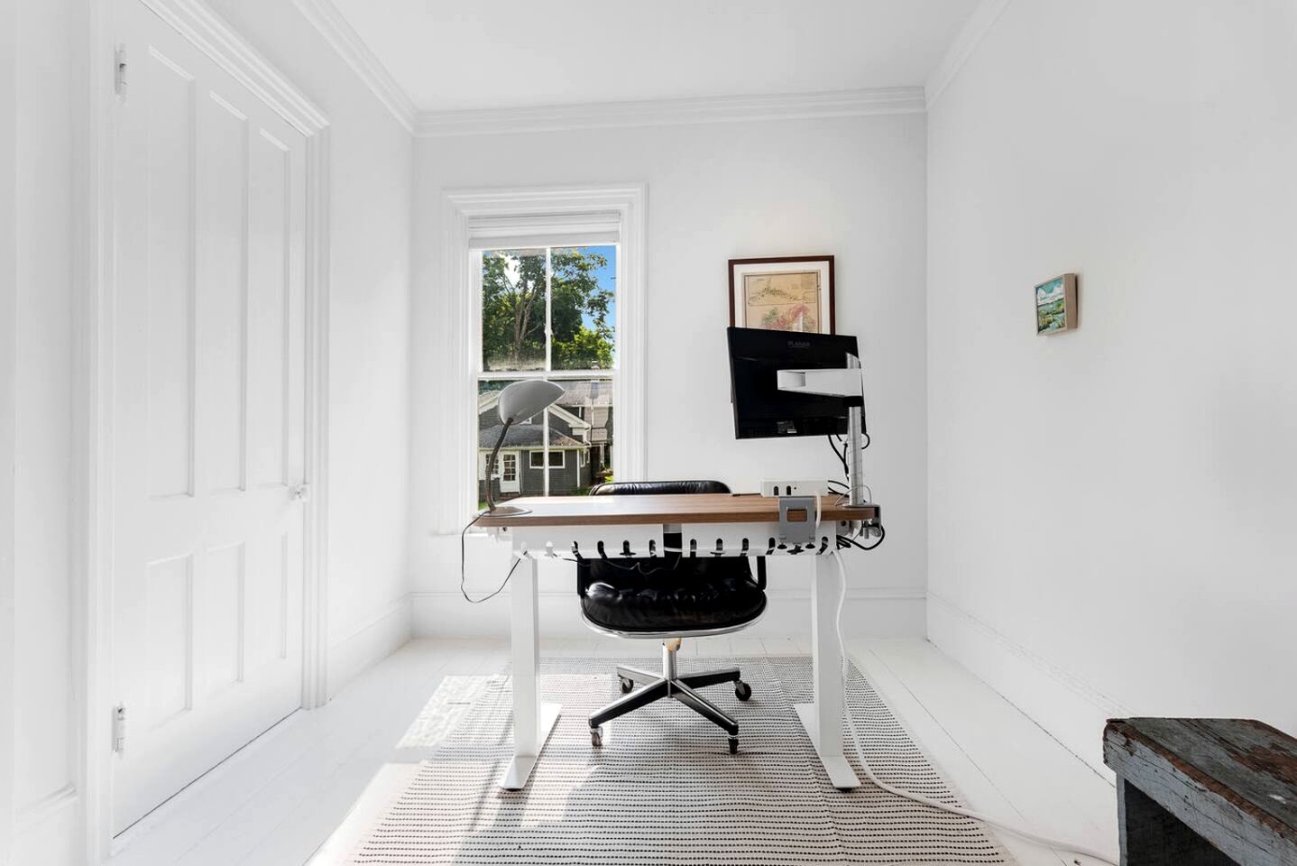 Peaceful Village Retreat Blending Rustic Charm with Modern Style in Bovina, New York