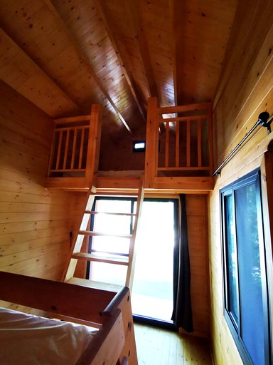 Cabins (United States of America, Nanaimo, British Columbia)