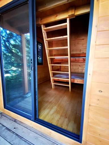 Cabins (United States of America, Nanaimo, British Columbia)