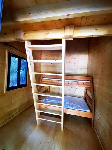 Cabins (United States of America, Nanaimo, British Columbia)