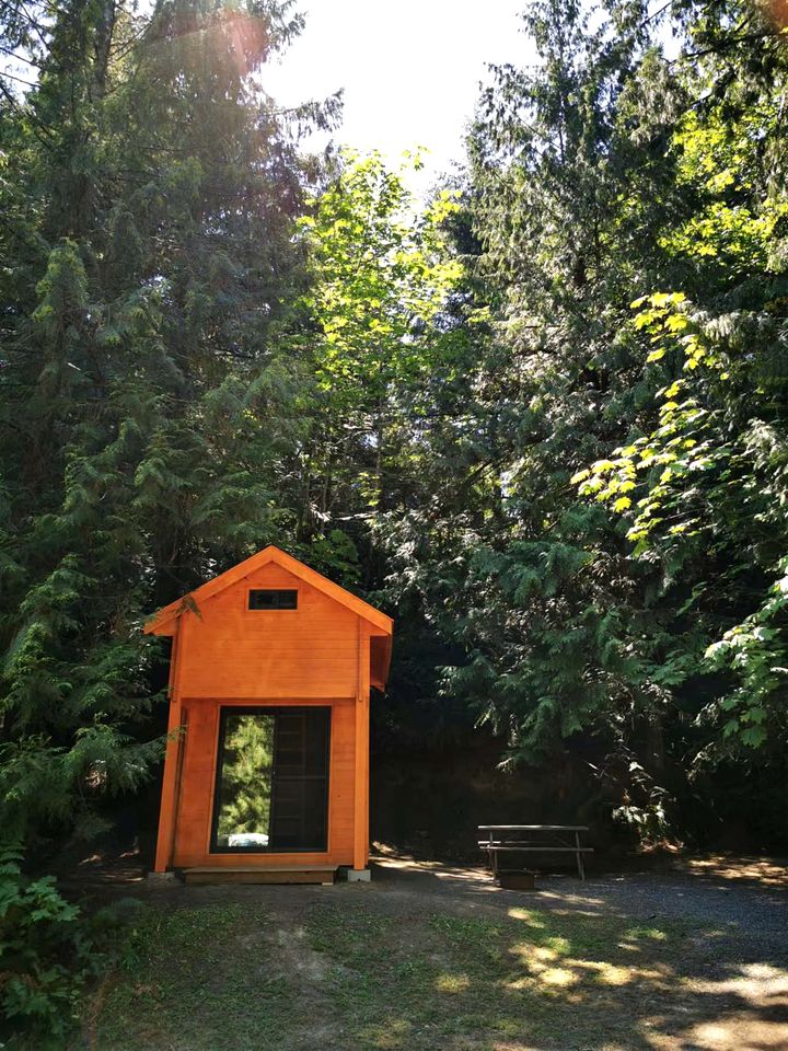 Cabins (United States of America, Nanaimo, British Columbia)