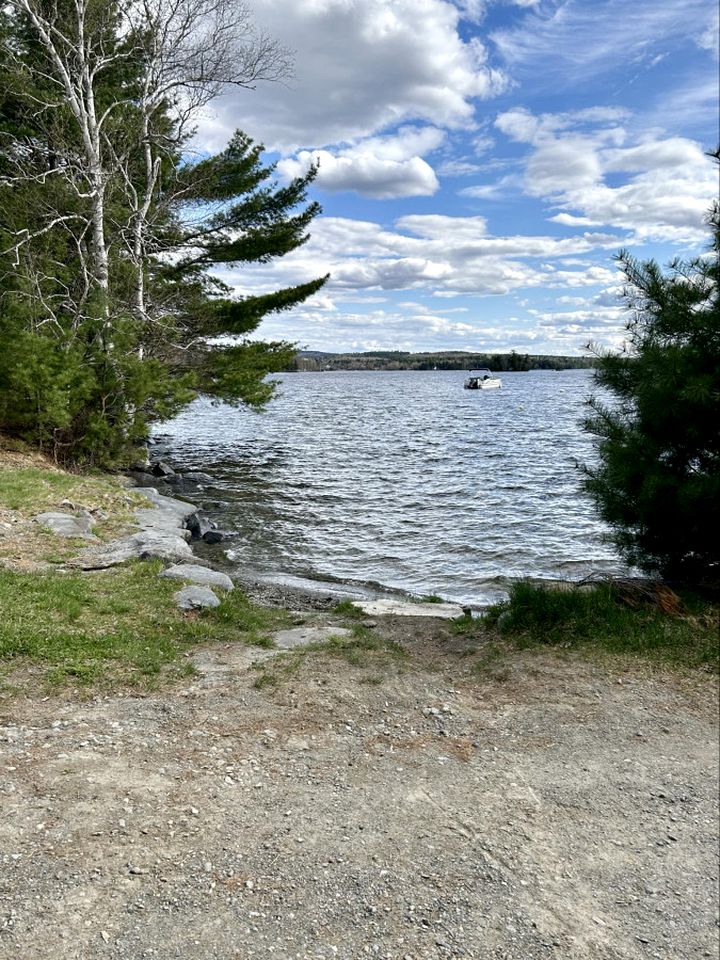 Quaint Cabin with Lofted Interior Great for Lake Activties  in Maine