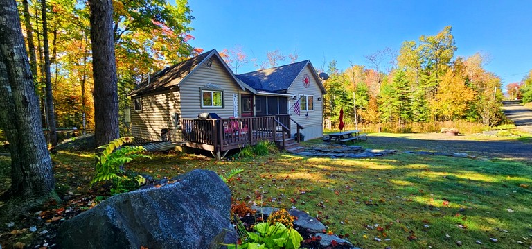 Cabins (United States of America, Greenville, Maine)