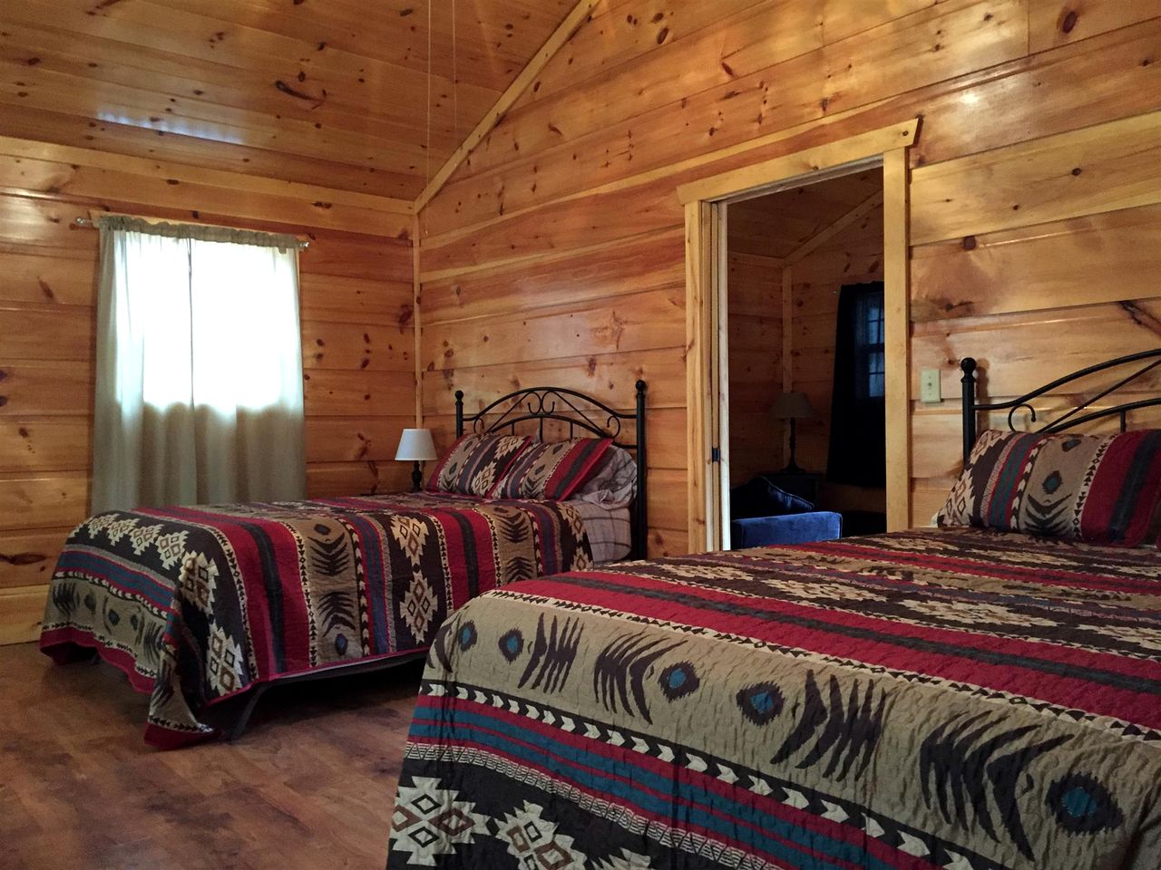 Quaint Cabin with Outdoor Grill and Picnic Space in West Virginia