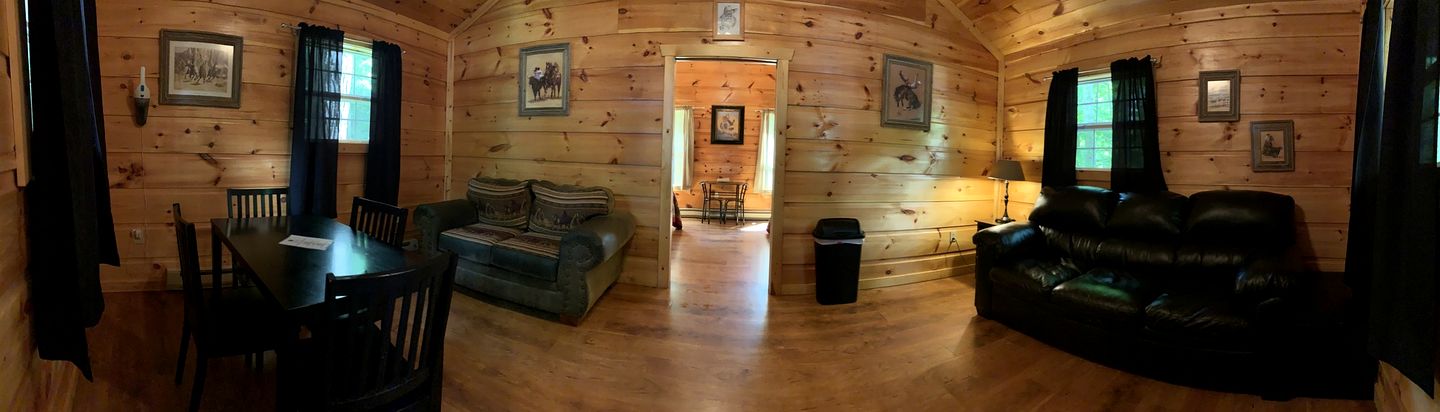 Quaint Cabin with Outdoor Grill and Picnic Space in West Virginia