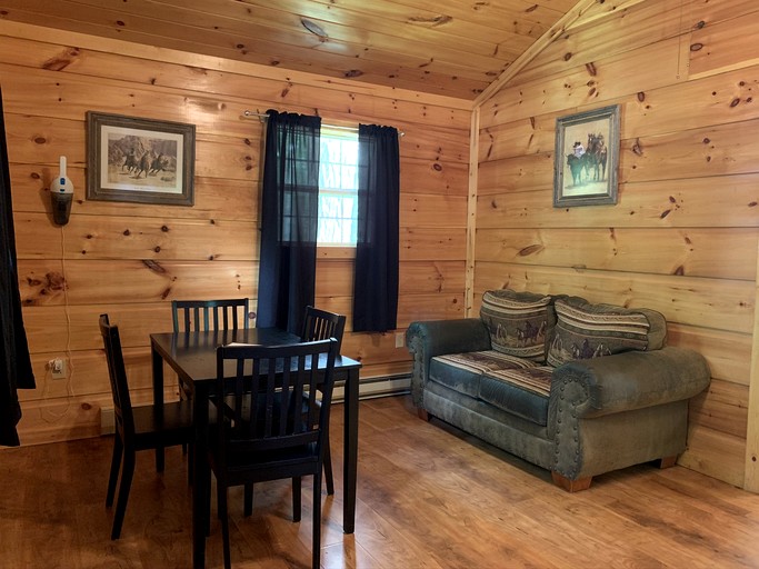 Cabins (United States of America, Monterville, West Virginia)