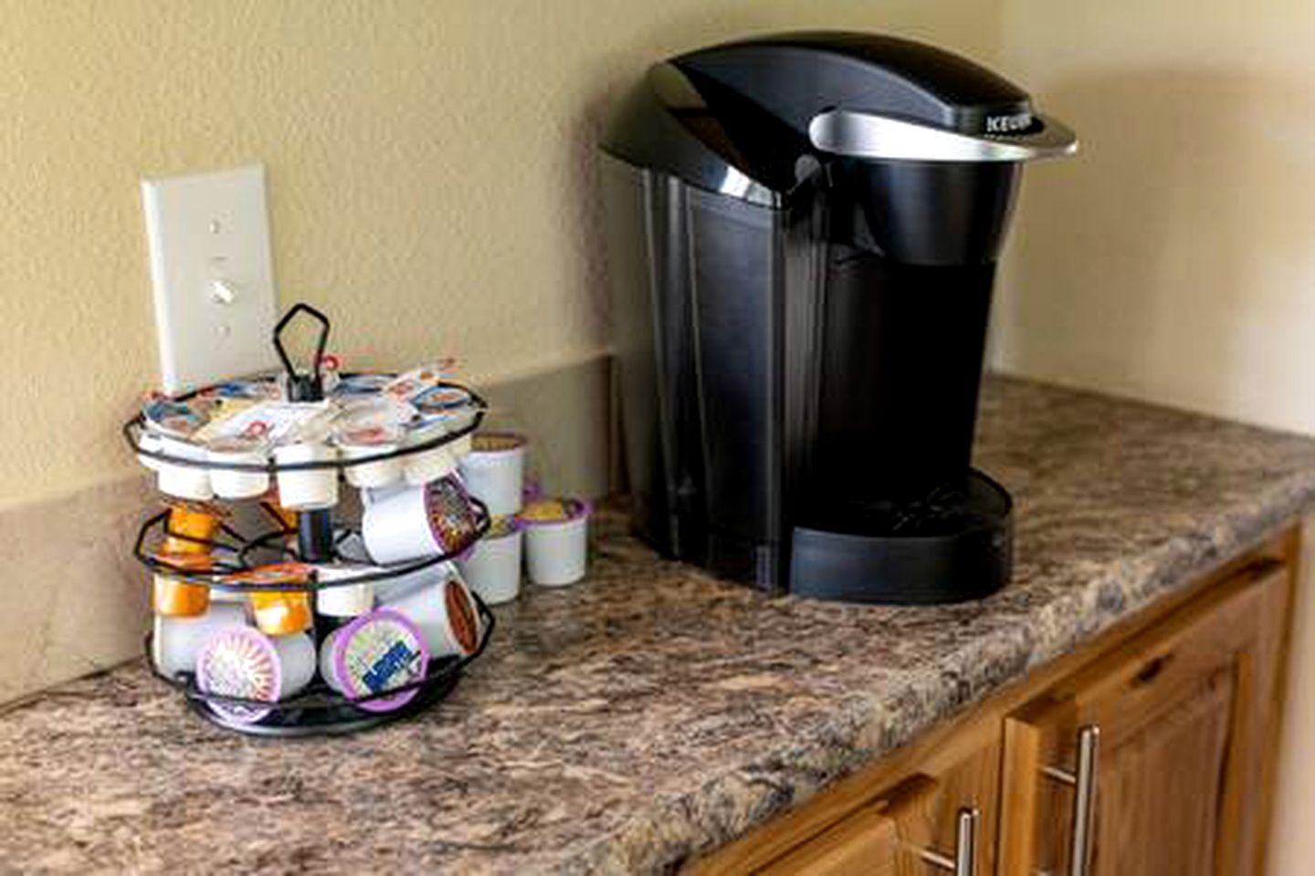 Quaint Cabin Rental for Pet-Friendly Vacations near Lake Bridgeport, Texas