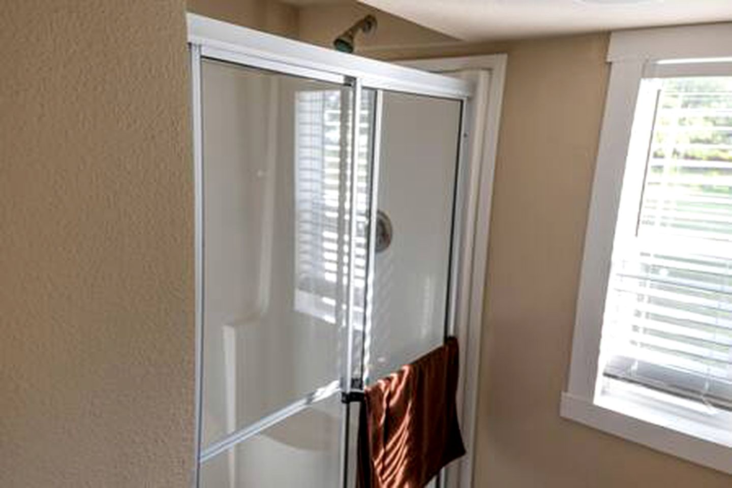 Quaint Cabin Rental for Pet-Friendly Vacations near Lake Bridgeport, Texas