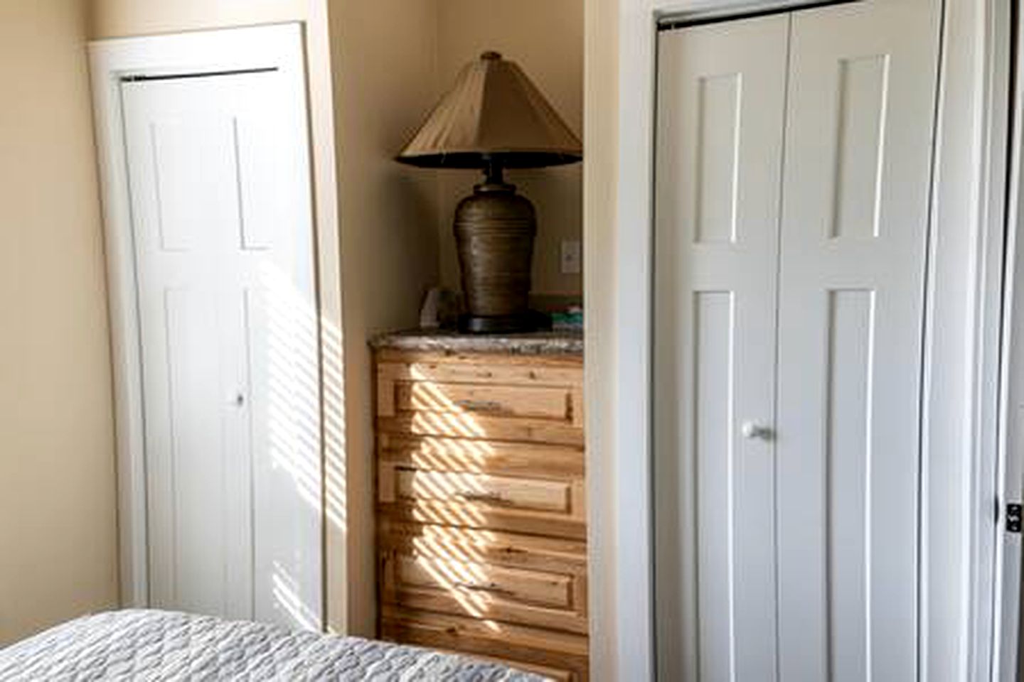 Quaint Cabin Rental for Pet-Friendly Vacations near Lake Bridgeport, Texas