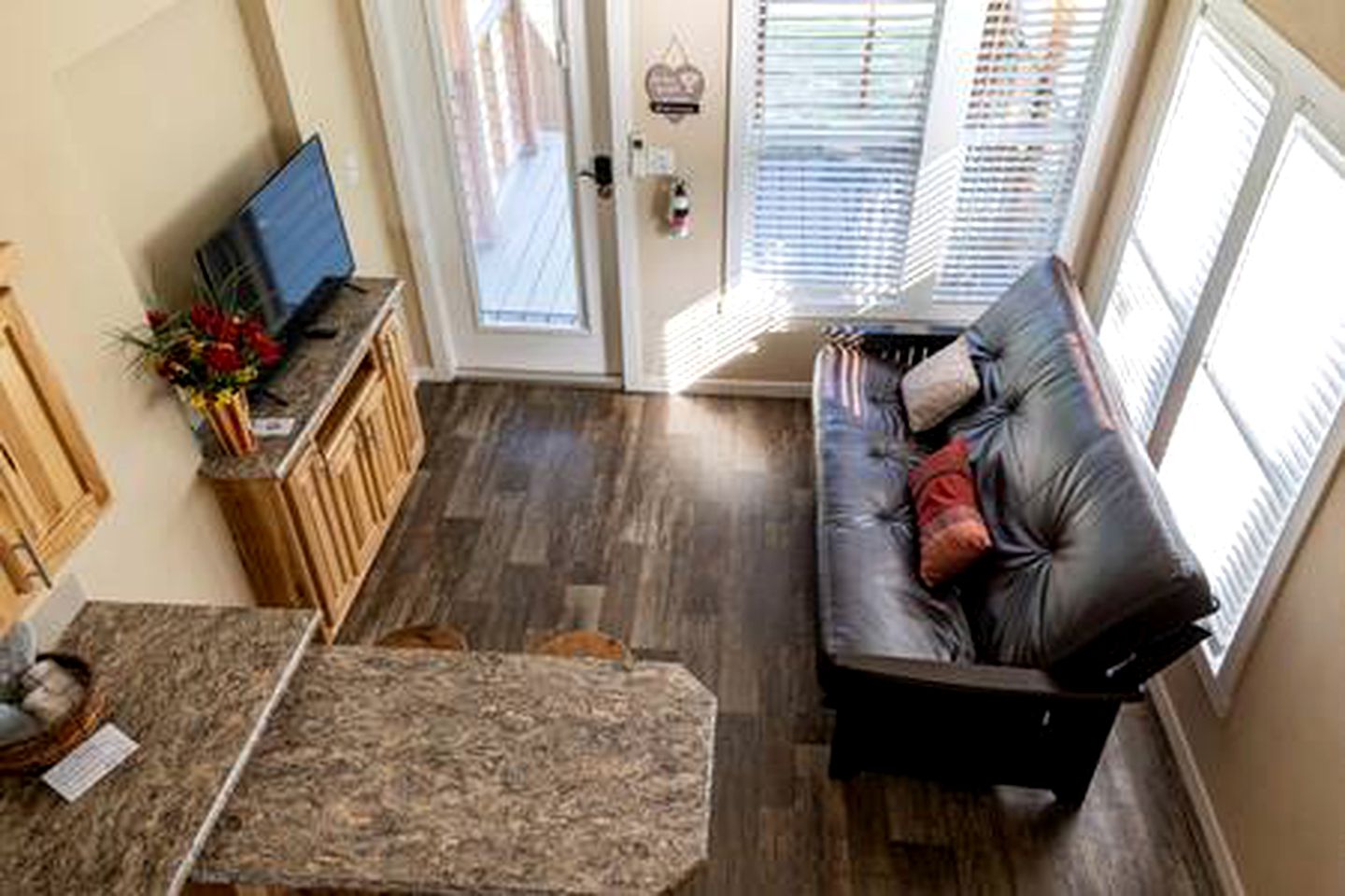 Quaint Cabin Rental for Pet-Friendly Vacations near Lake Bridgeport, Texas