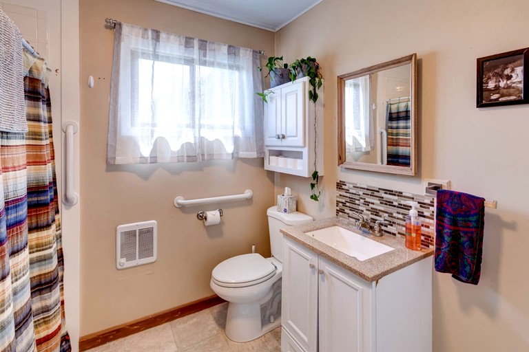 Cabins (United States of America, Hamden, New York)